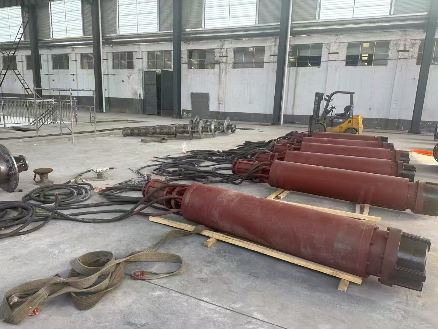 成都6臺(tái)參數(shù)800立方145米560KW漂流泵準(zhǔn)備出廠